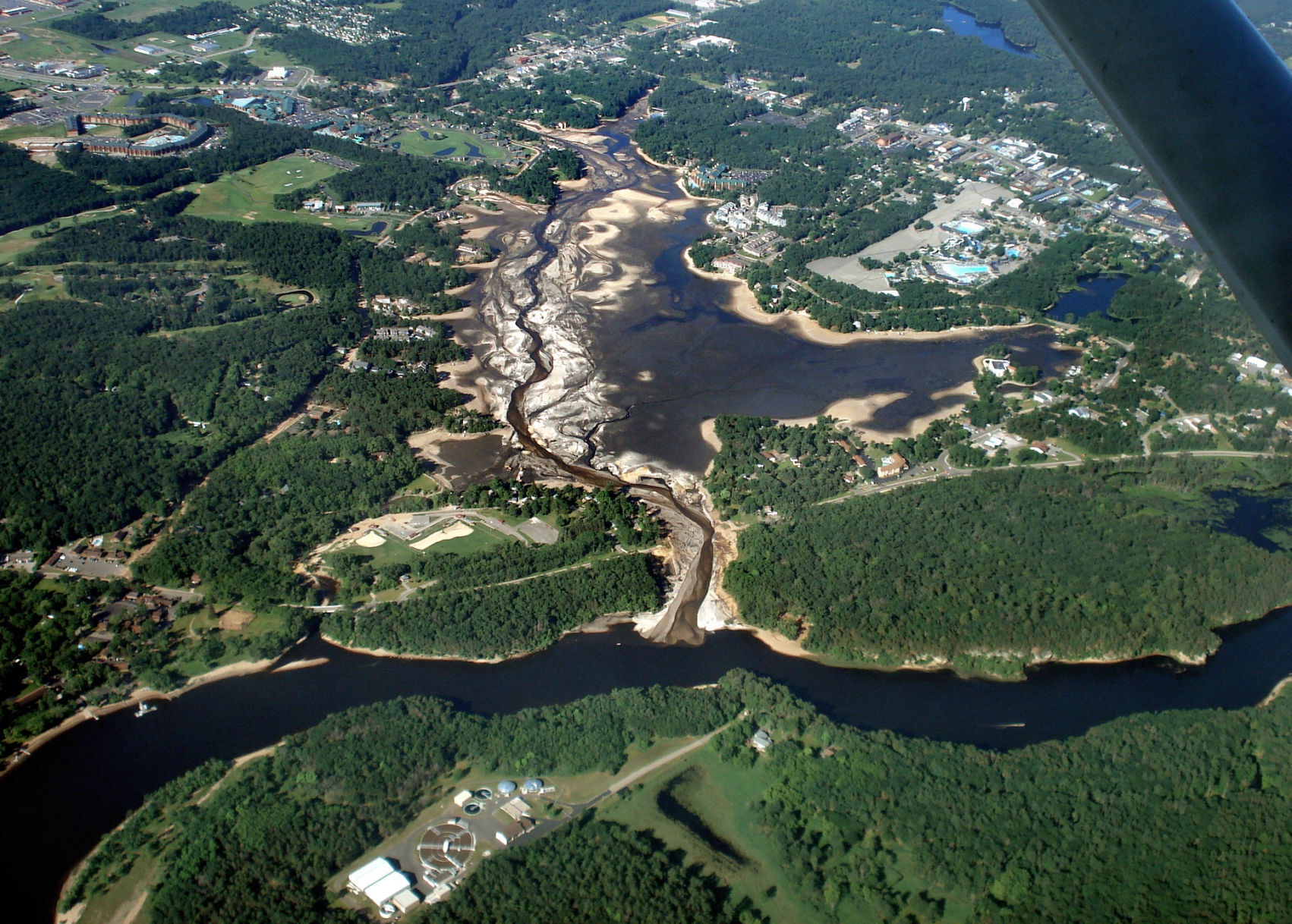 Drained Lake Delton aerial, 2008